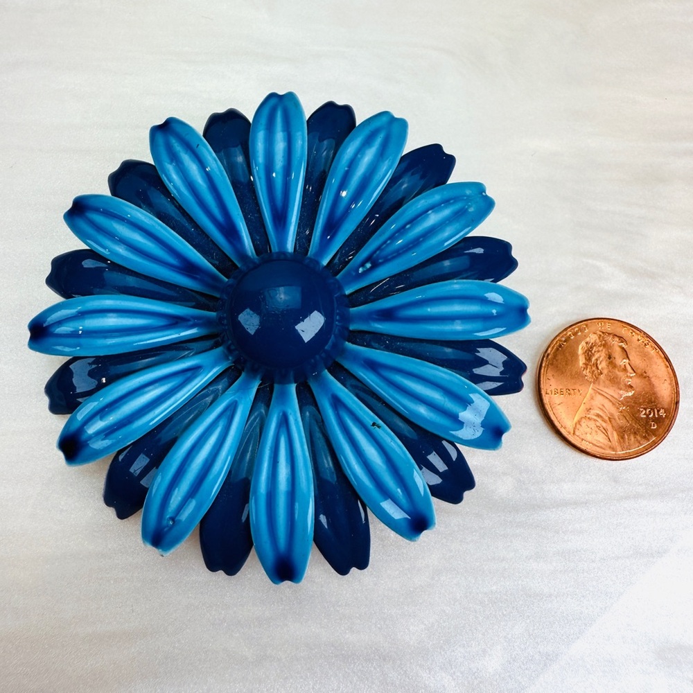 Vintage Blue and Light Blue Large Flower Brooch - Picture 7 of 9